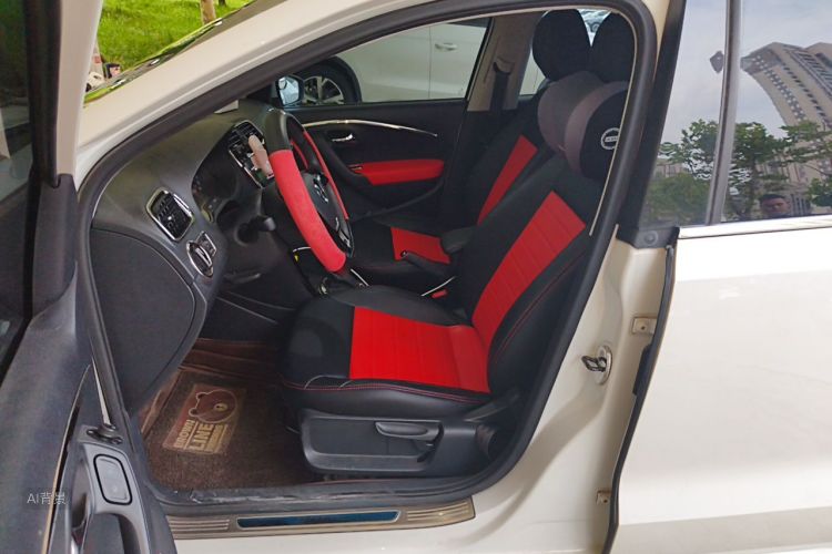 Volkswagen Polo 2018 car image #17