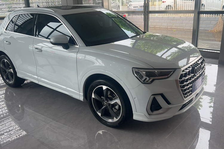 Audi Q3 2024 car image #7