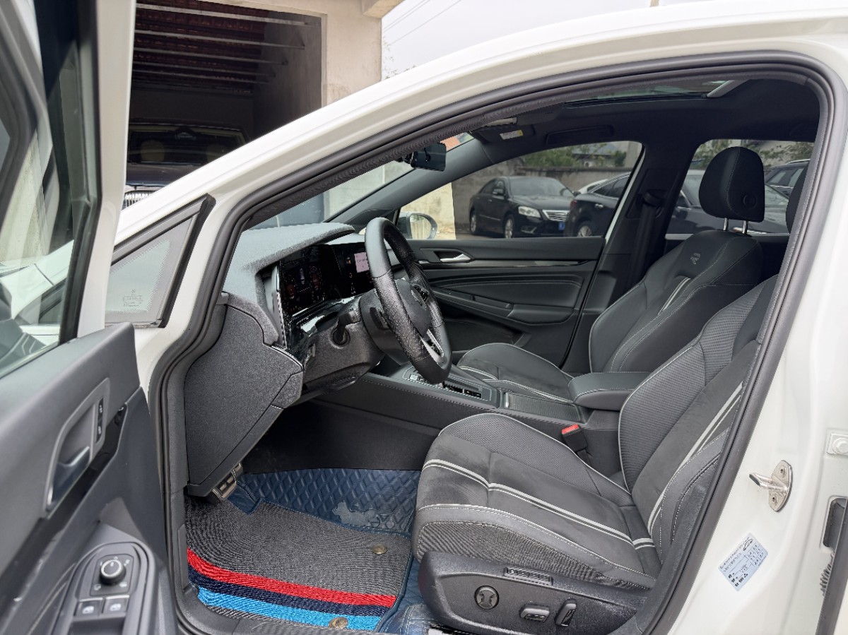 Volkswagen Golf 2022 car image #8