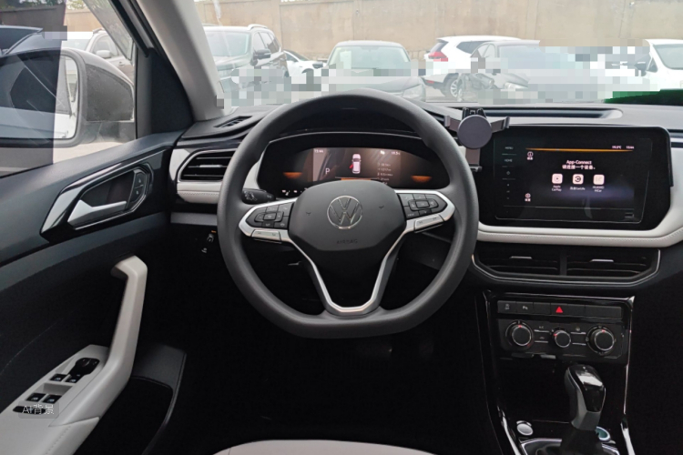 Volkswagen Tharu 2025 car image #12