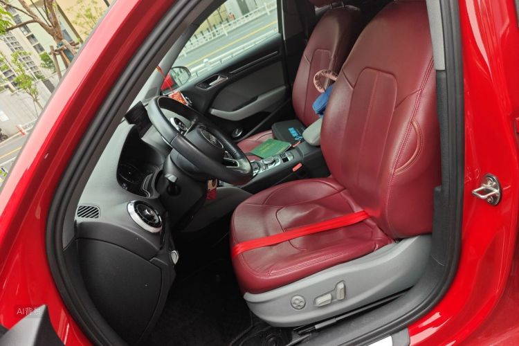 Audi A3 2019 immagine di auto #17