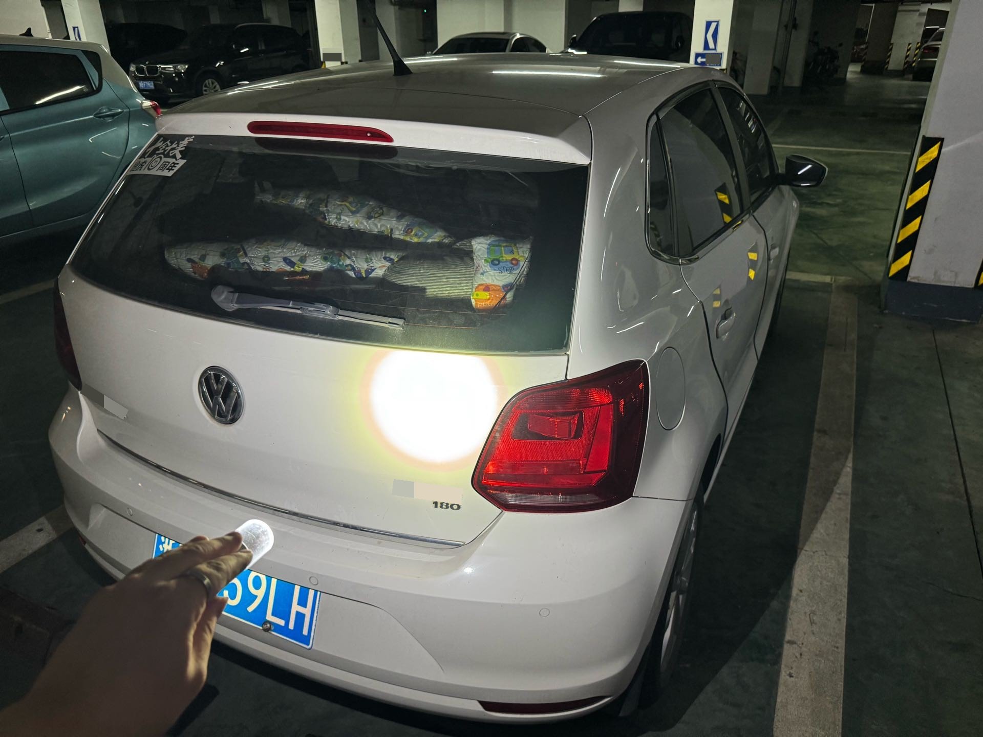 Volkswagen Polo 2015 car image #5
