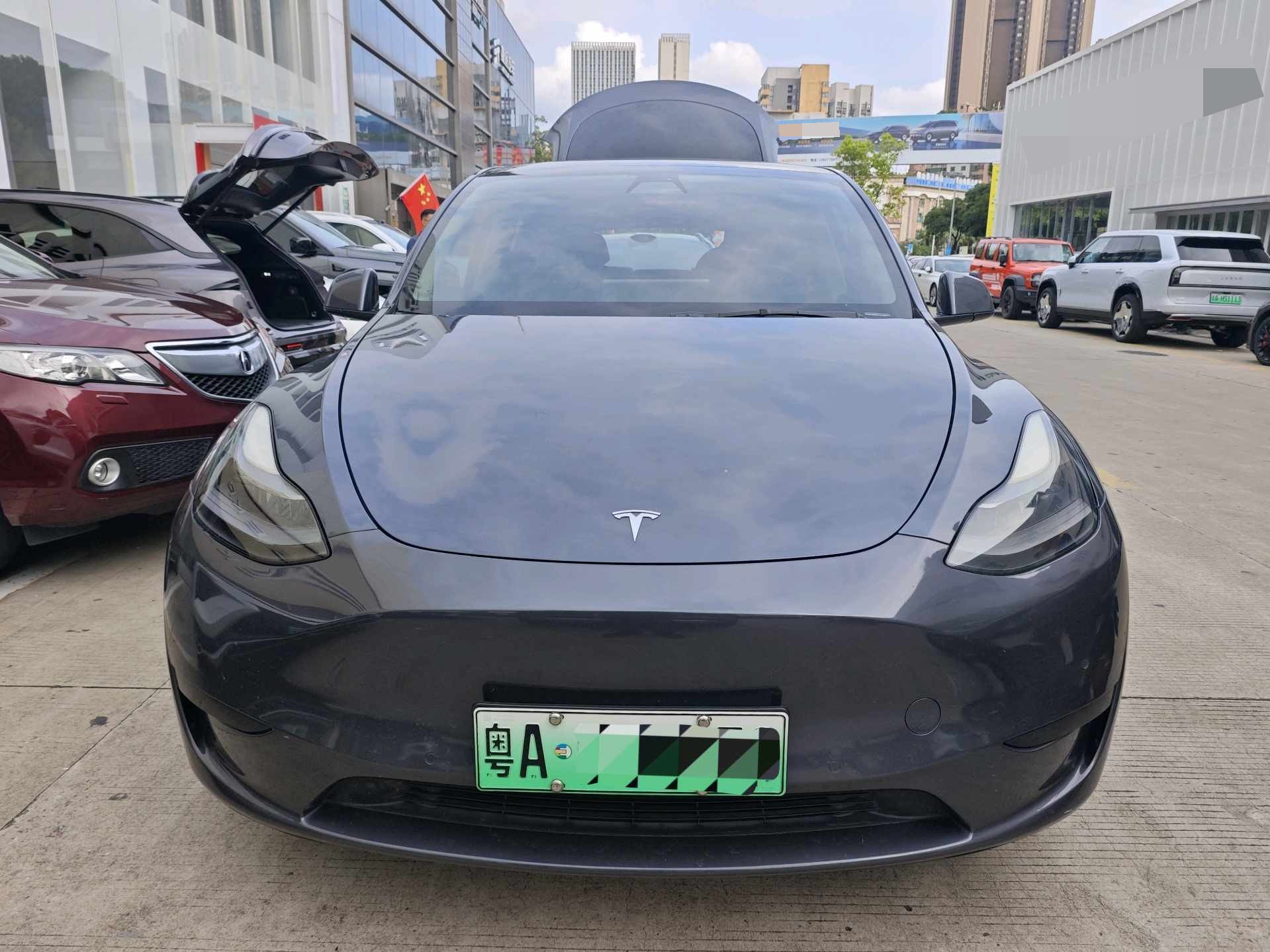 Tesla Model Y 2022 #5 Tesla Model Y 2022 car image #5