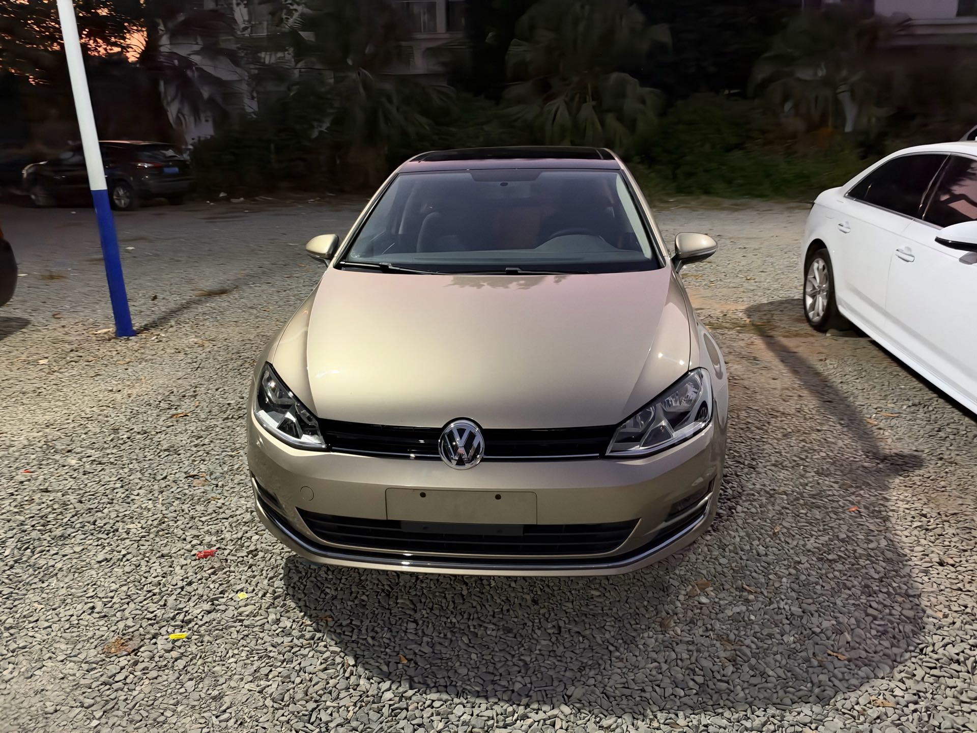 Volkswagen Golf 2016 car image #2