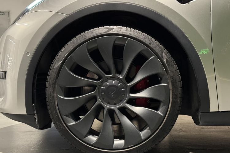 Tesla Model Y 2023 #11 Tesla Model Y 2023 car image #11