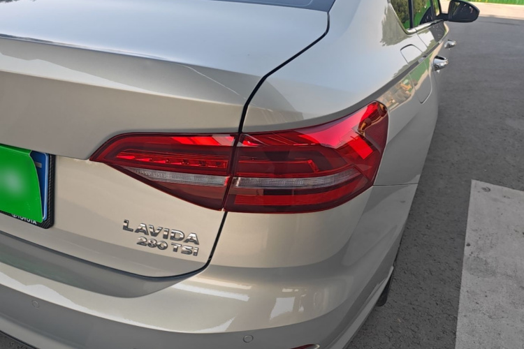 Volkswagen Lavida 2018 car image #8