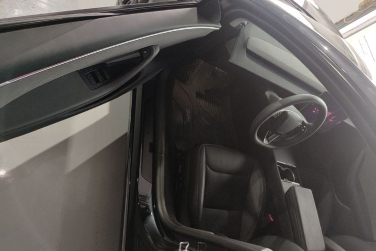 Tesla Model 3 2024 imagem de carro #16