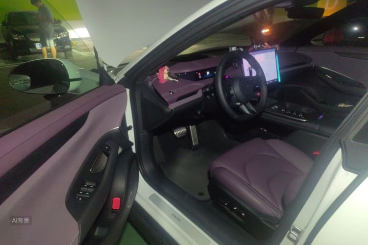 MI SU7 2025 immagine di auto #18