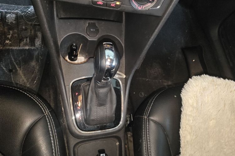 Volkswagen Polo 2019 car image #14