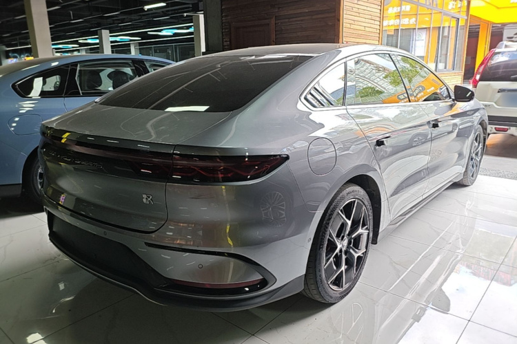 BYD Han 2022 immagine di auto #5