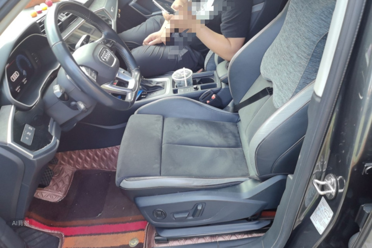 Audi Q3 2021 car image #17