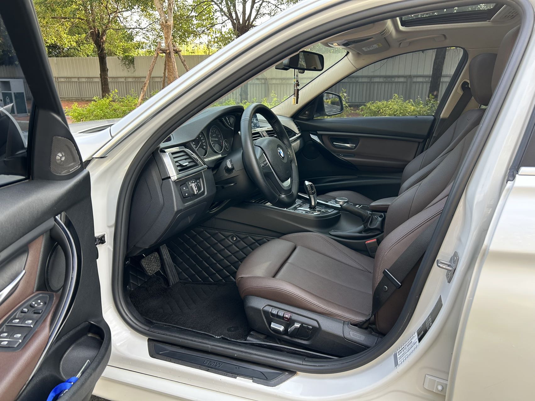 BMW 3 Series 2019 imagem de carro #7