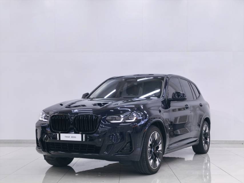 BMW iX3 2023 car image 