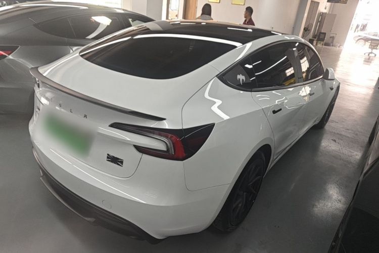Tesla Model 3 2024 car image #7