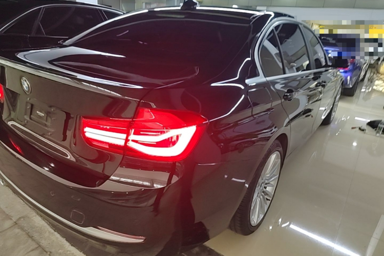 BMW 3 Series 2018 car image #5