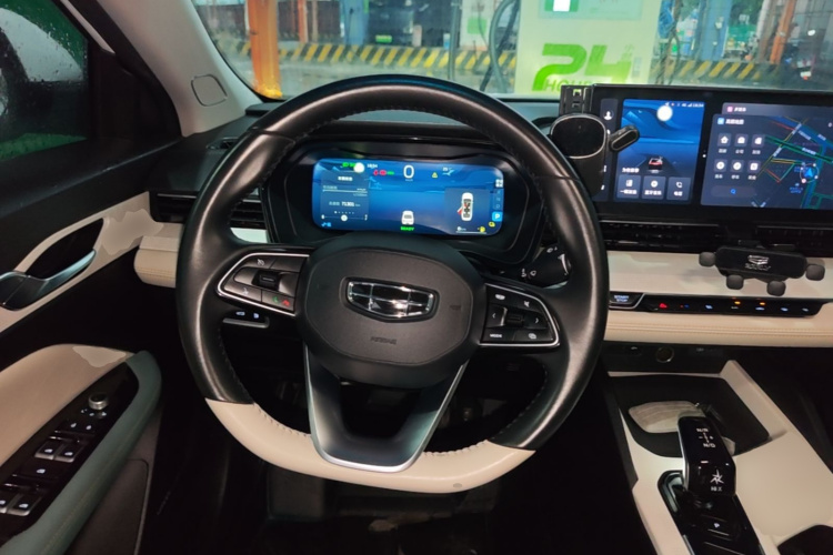 GEELY Emgrand L HiP 2022 car image #11