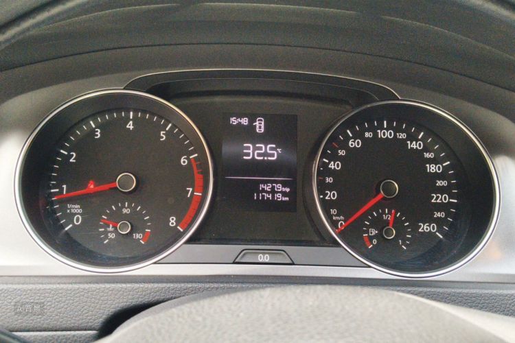 Volkswagen Golf 2016 car image #13