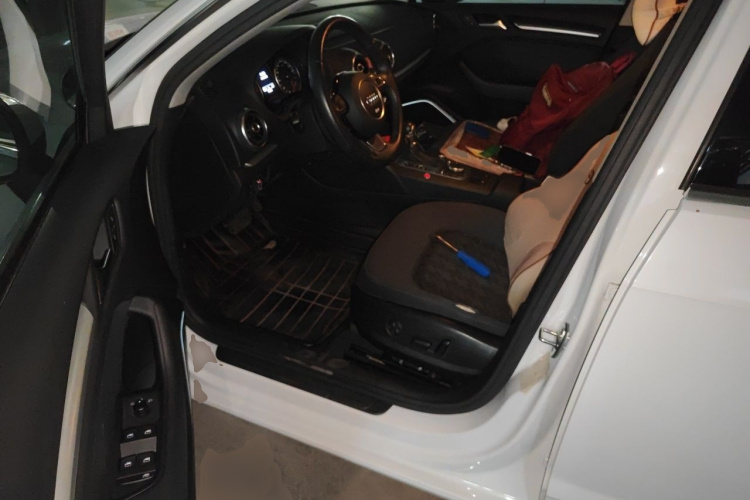 Audi A3 2015 car image #13