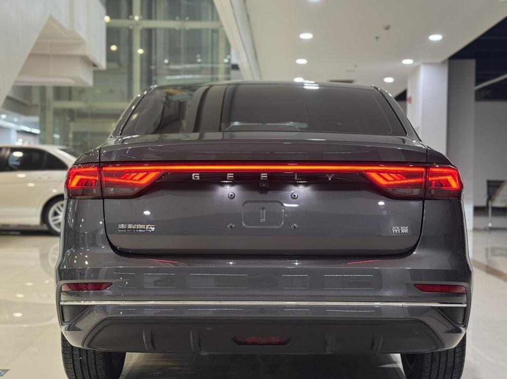 GEELY Emgrand 2025 car image #4