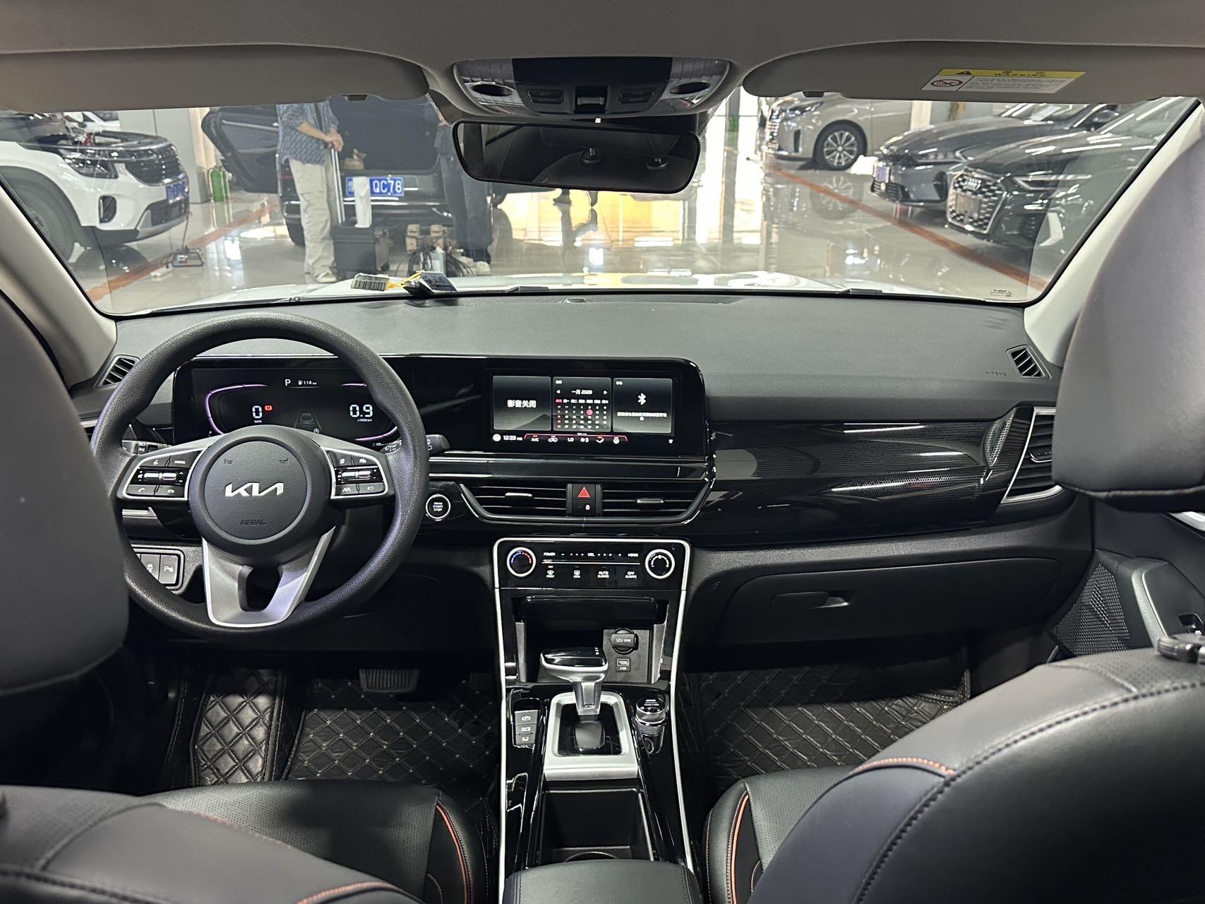 Kia Seltos 2025 #8 Kia Seltos 2025 صورة سيارة #8