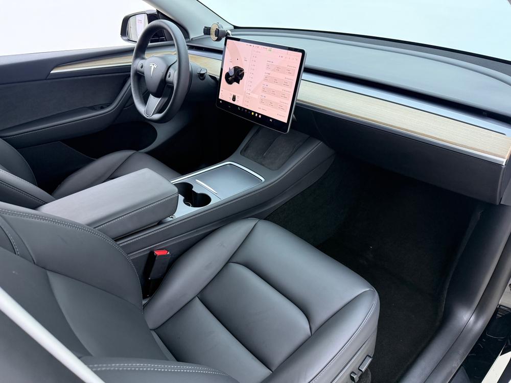 Tesla Model Y 2021 #17 Tesla Model Y 2021 car image #17