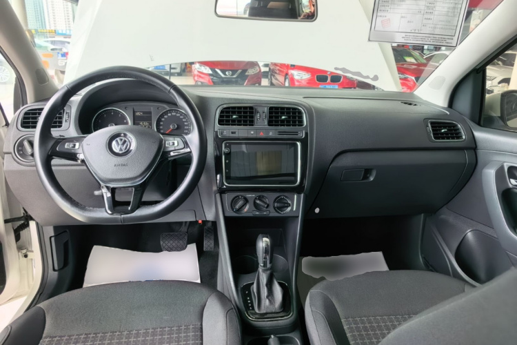 Volkswagen Polo 2019 car image #10