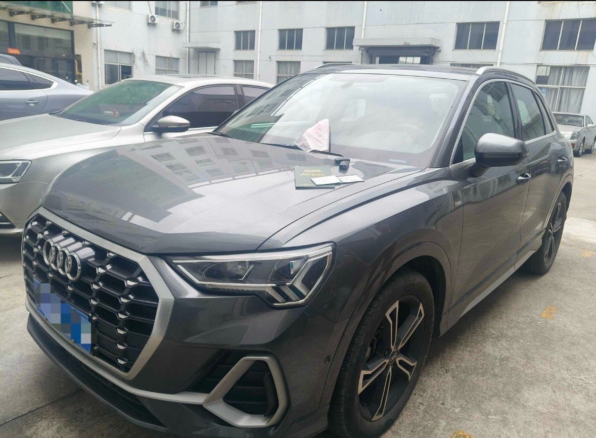 Audi Q3 2022 car image 