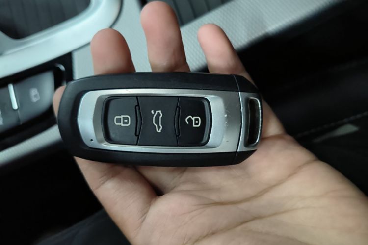 GEELY Emgrand GS 2019 car image #9