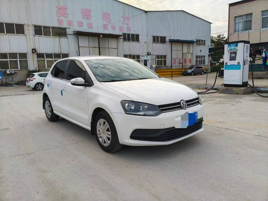 Volkswagen Polo 2016 car image #2