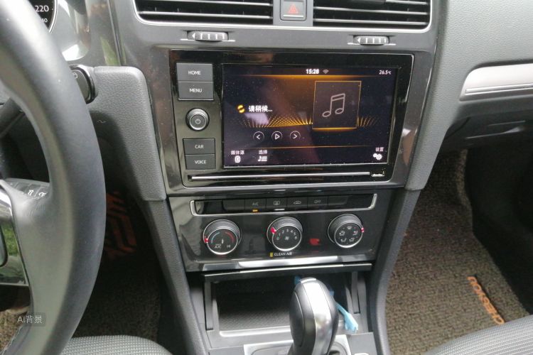 Volkswagen Golf 2019 car image #15