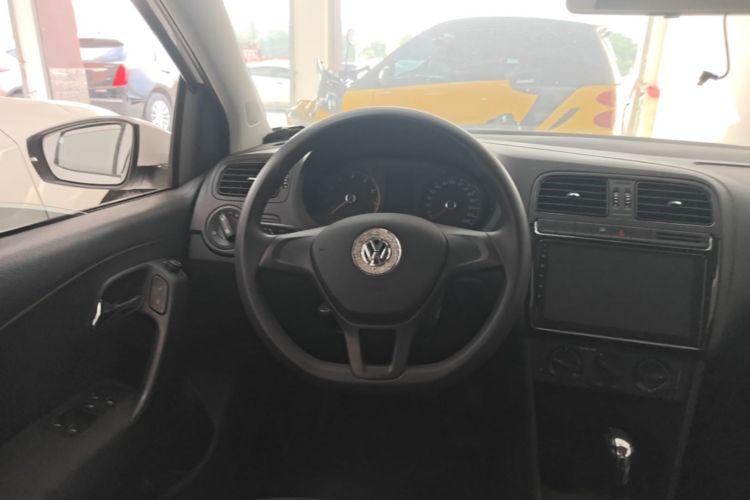 Volkswagen Polo 2018 immagine di auto #11