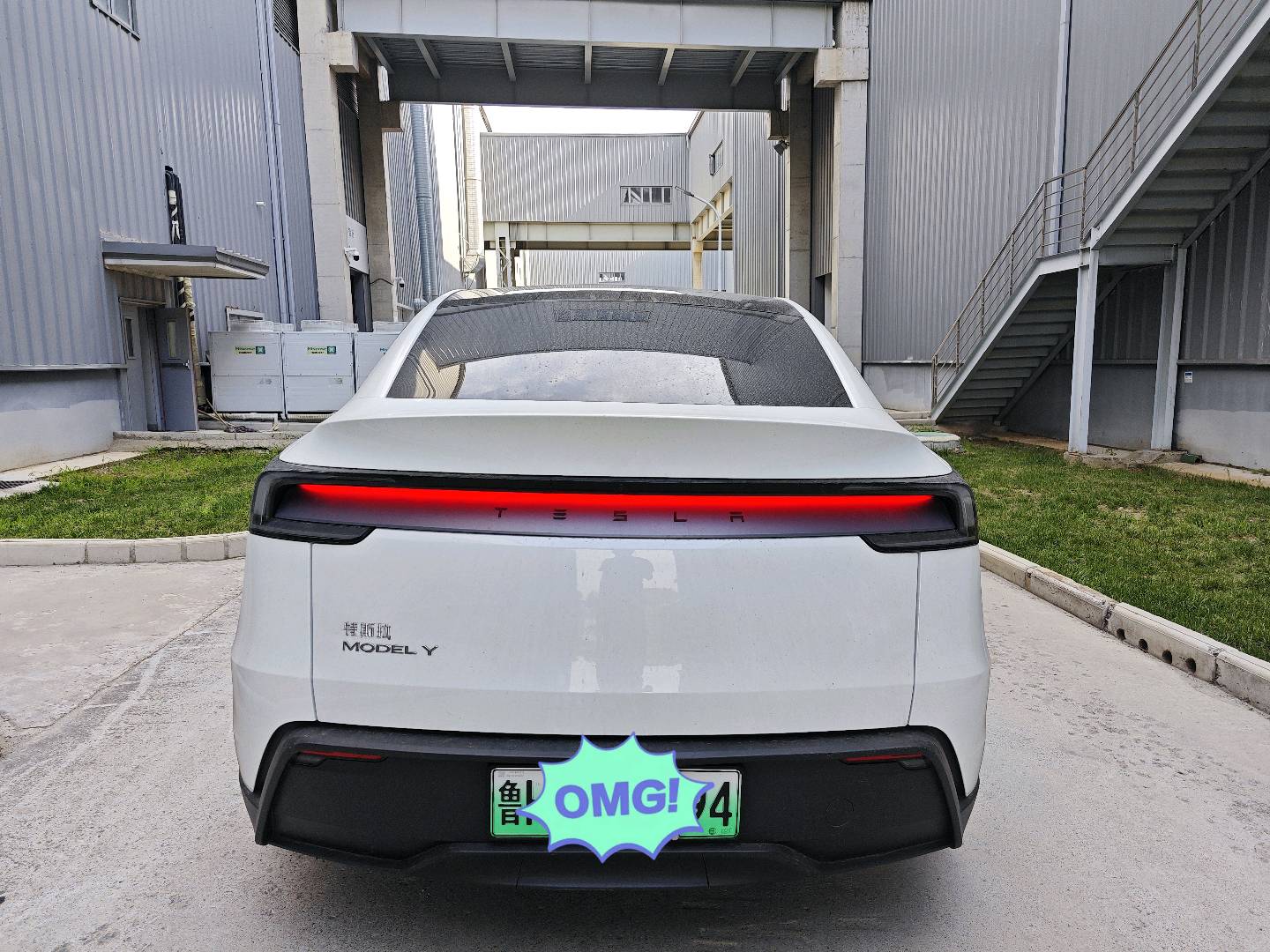 Tesla Model Y 2025 #9 Tesla Model Y 2025 car image #9