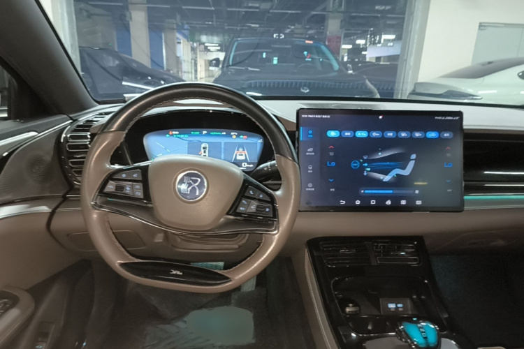 BYD Han 2023 image de voiture #11
