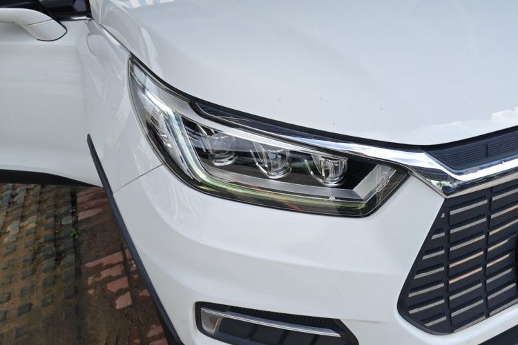 BYD Yuan New Energy 2020 car image #8