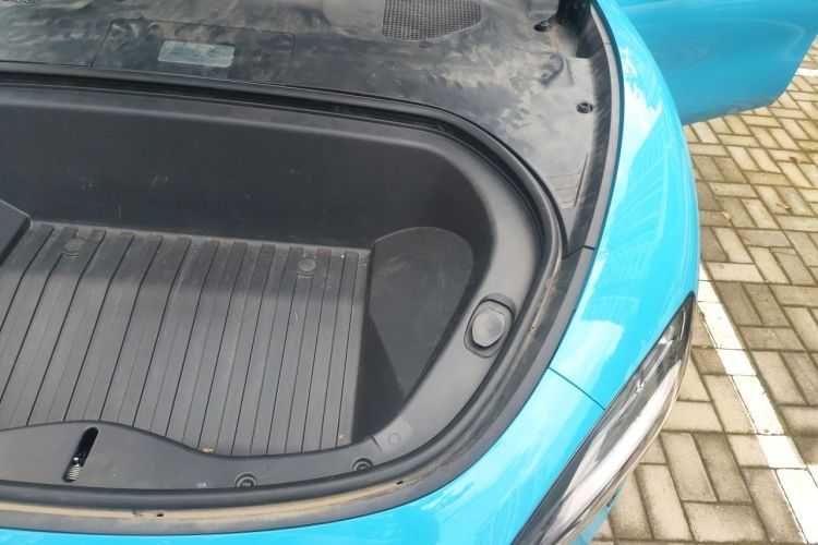 MI SU7 2025 immagine di auto #27