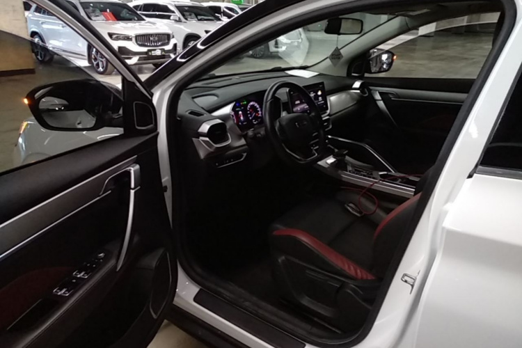 GEELY Coolray 2022 car image #16