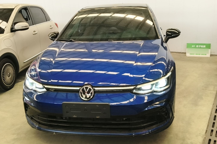 Volkswagen Golf 2021 car image #3