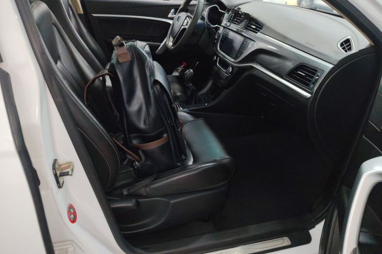 GEELY Emgrand 2017 immagine di auto #24