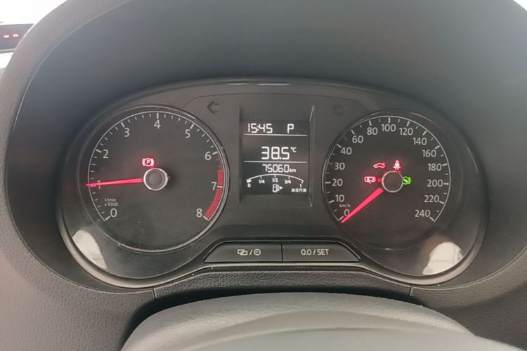 Volkswagen Polo 2018 car image #12