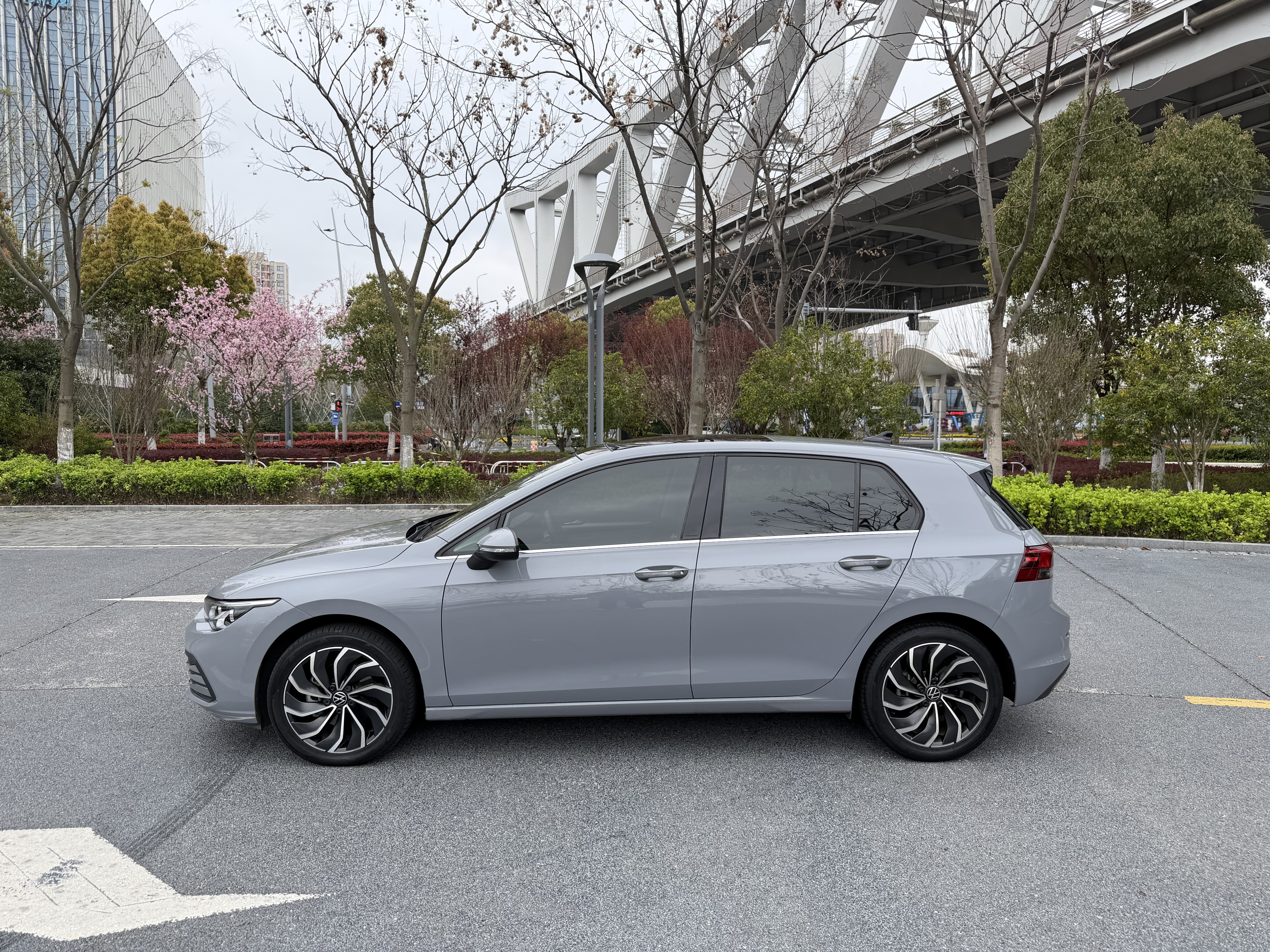 Volkswagen Golf 2021 car image #13