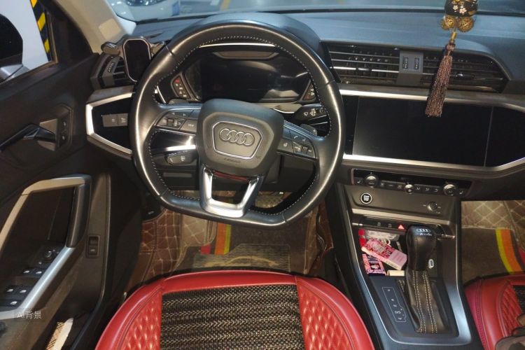 Audi Q3 2022 car image #12