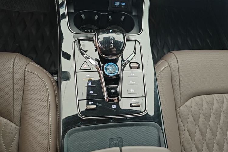 BYD Han 2023 imagem de carro #14