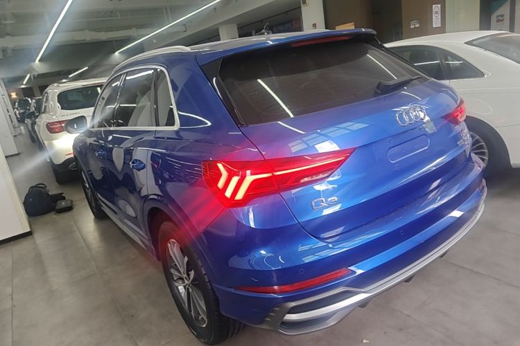 Audi Q3 2021 car image #5