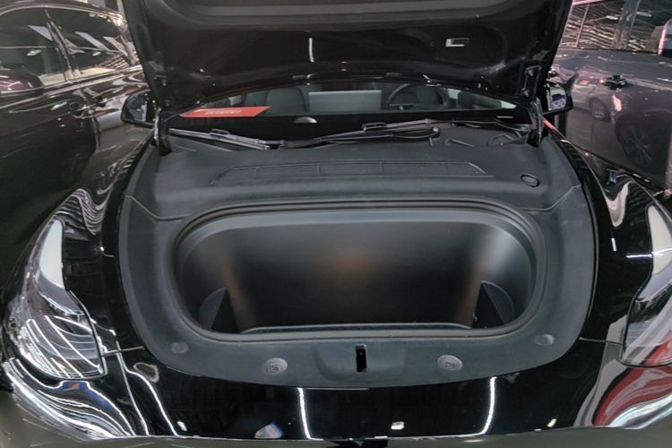 Tesla Model Y 2023 car image #20
