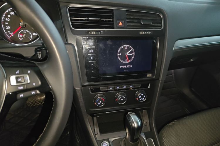Volkswagen Golf 2020 car image #13