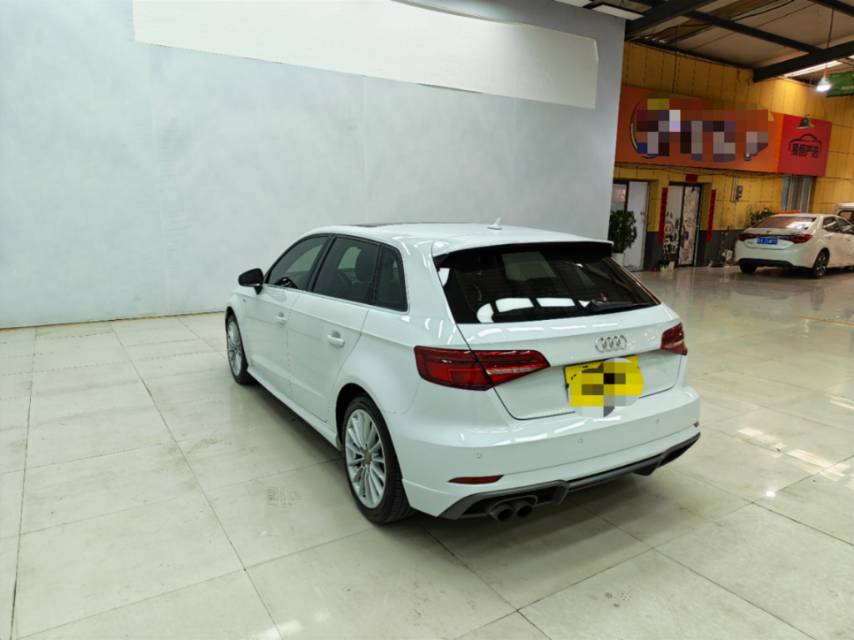 Audi A3 2018 car image #10
