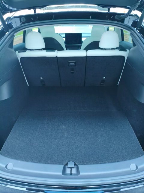 Tesla Model Y 2024 car image #5