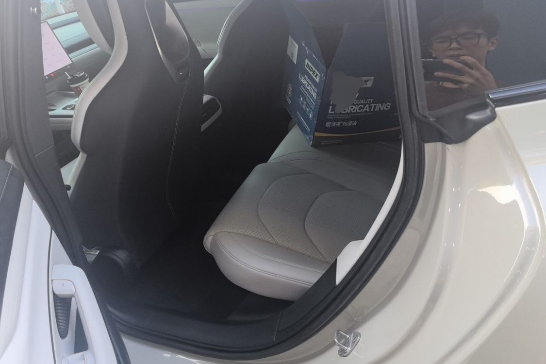 MI SU7 2024 car image #19