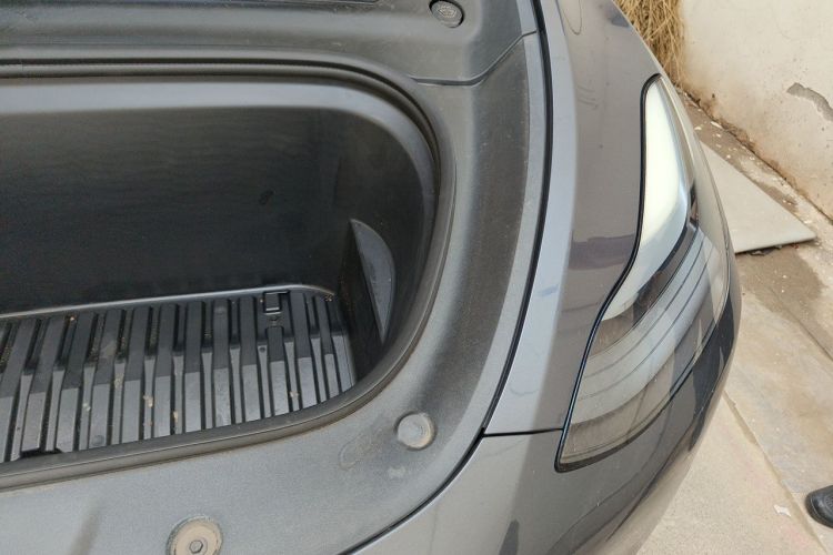 Tesla Model Y 2022 immagine di auto #29