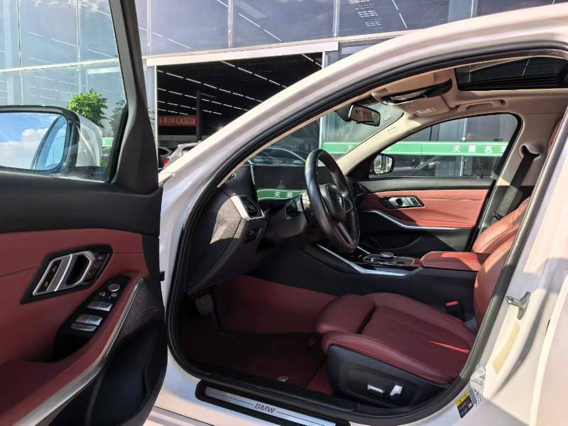 BMW i3 2023 immagine di auto #7